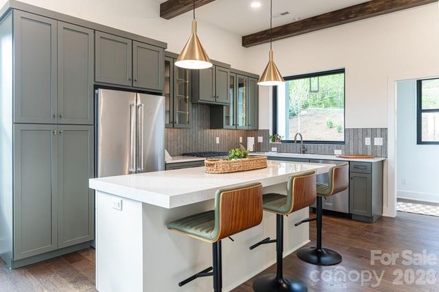 604 Storybook Villas Trail, Asheville, NC 28804
