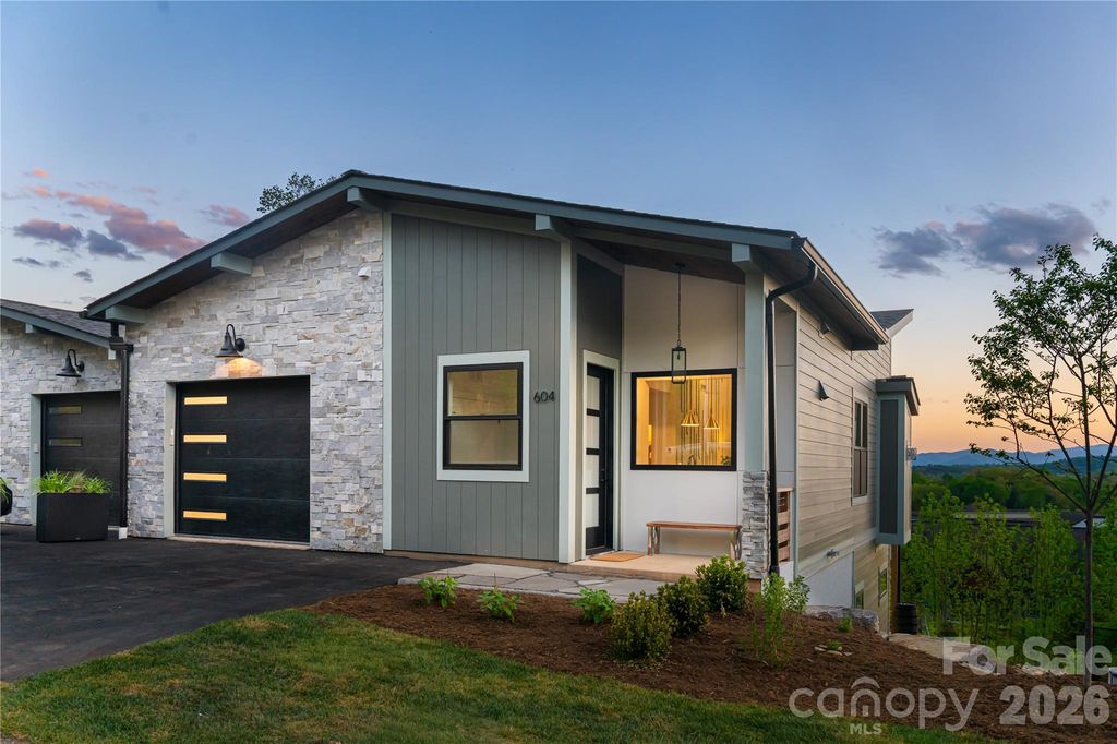 604 Storybook Villas Trail, Asheville, NC 28804