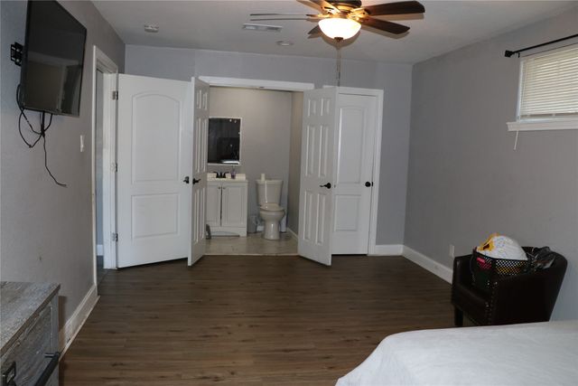 2770 E Ann Arbor Avenue, Dallas, TX 75216