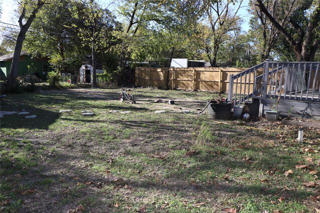 2770 E Ann Arbor Avenue, Dallas, TX 75216