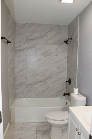 2770 E Ann Arbor Avenue, Dallas, TX 75216