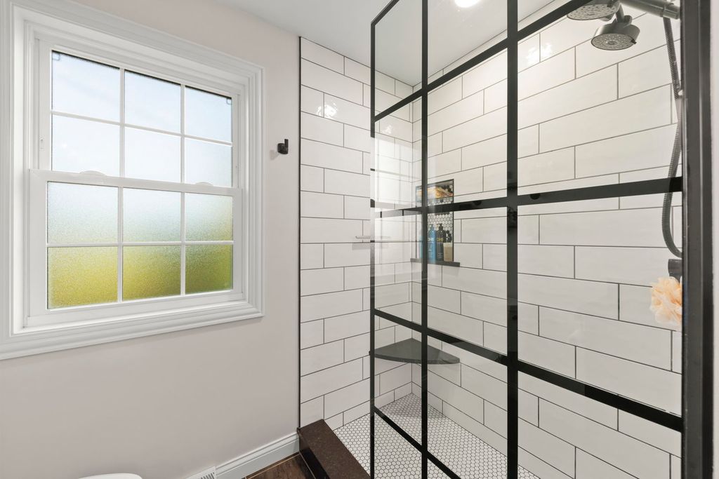 Image 20 of property listing at 14340 Ridge Avenue, Orland Park, IL 60462