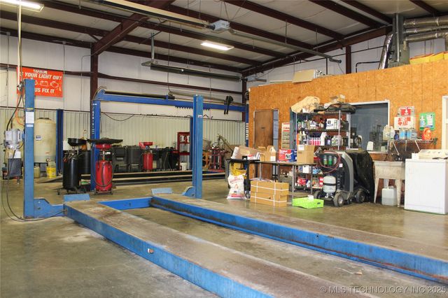 912 SW 15th Street, Wagoner, OK 74467
