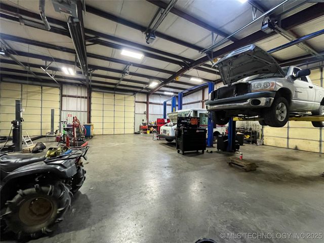 912 SW 15th Street, Wagoner, OK 74467