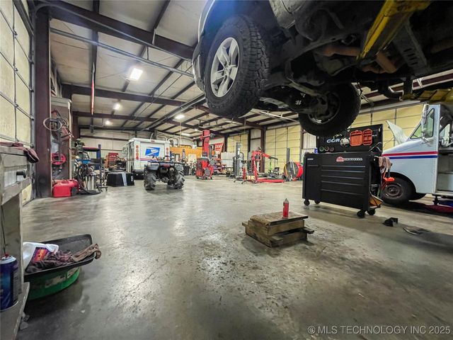 912 SW 15th Street, Wagoner, OK 74467