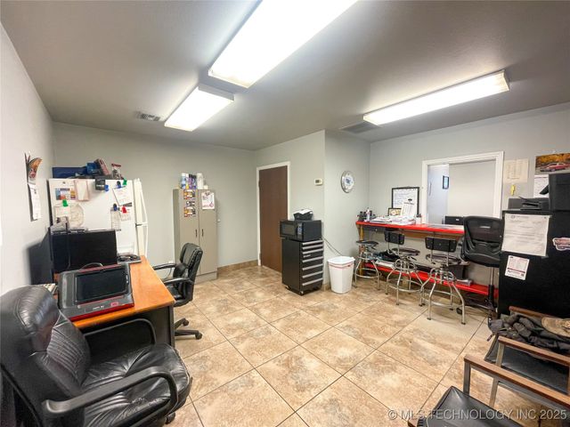 912 SW 15th Street, Wagoner, OK 74467