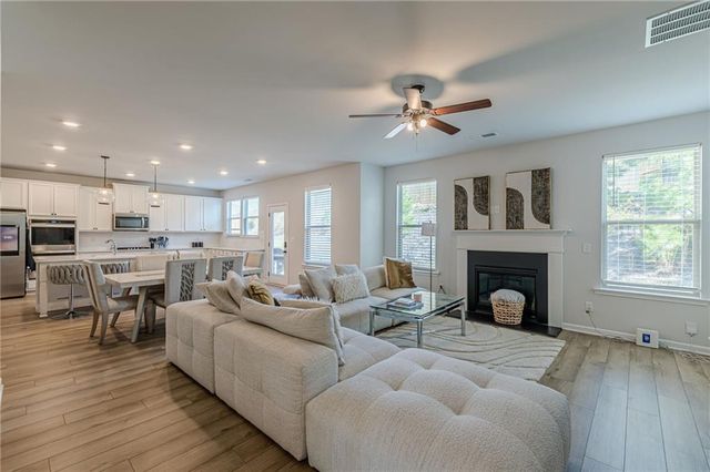 4876 Elm Leaf SW Drive, Atlanta, GA 30331