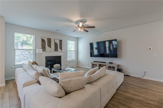 4876 Elm Leaf SW Drive, Atlanta, GA 30331