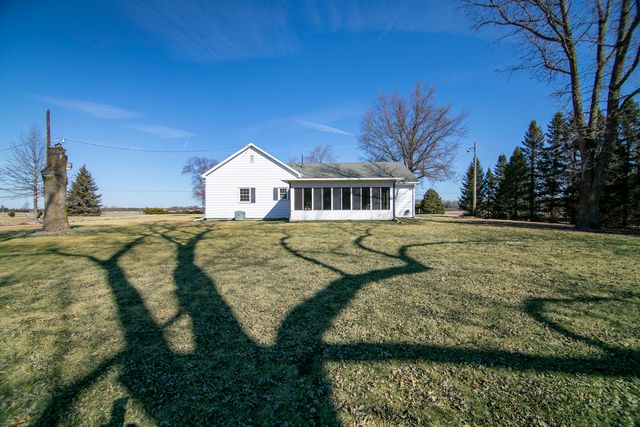 286 E 5000s Road, Chebanse, IL 60922