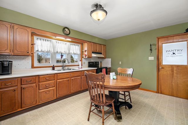 286 E 5000s Road, Chebanse, IL 60922