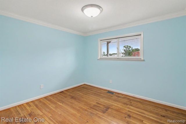 1347 E Square Lake Road, Troy, MI 48085