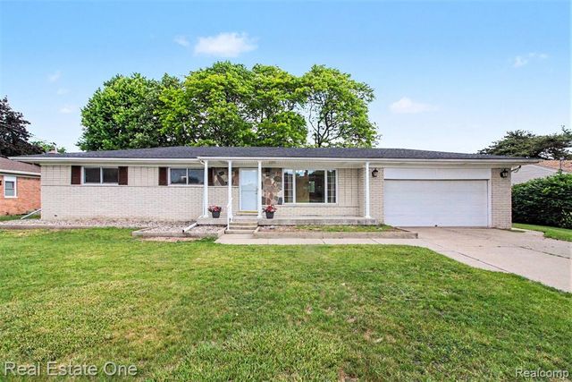 1347 E Square Lake Road, Troy, MI 48085