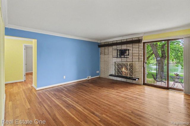 1347 E Square Lake Road, Troy, MI 48085