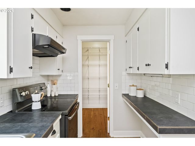 6305 N DELAWARE Ave, Portland, OR 97217