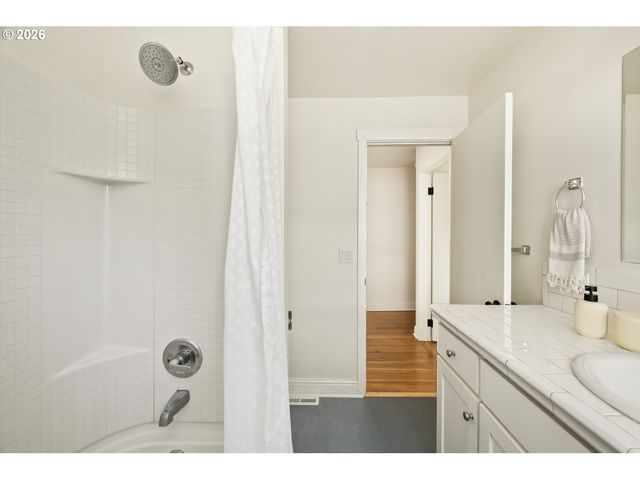 6305 N DELAWARE Ave, Portland, OR 97217