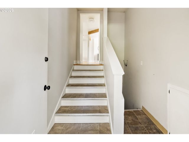 6305 N DELAWARE Ave, Portland, OR 97217