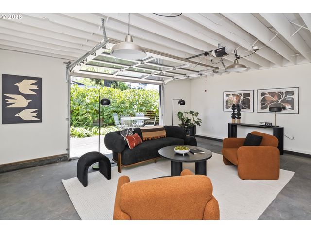 6305 N DELAWARE Ave, Portland, OR 97217