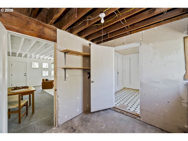 6305 N DELAWARE Ave, Portland, OR 97217