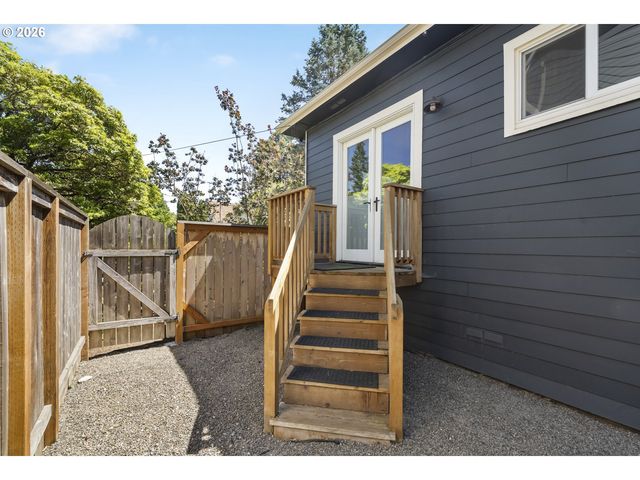 6305 N DELAWARE Ave, Portland, OR 97217