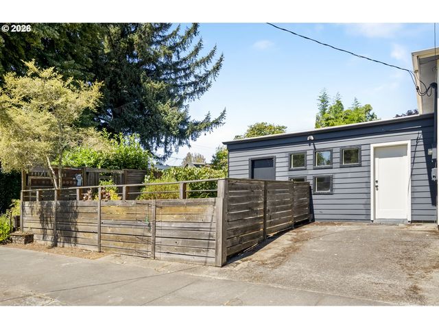6305 N DELAWARE Ave, Portland, OR 97217