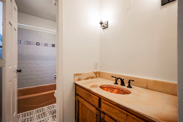 2832 Don Quixote, Santa Fe, NM 87505