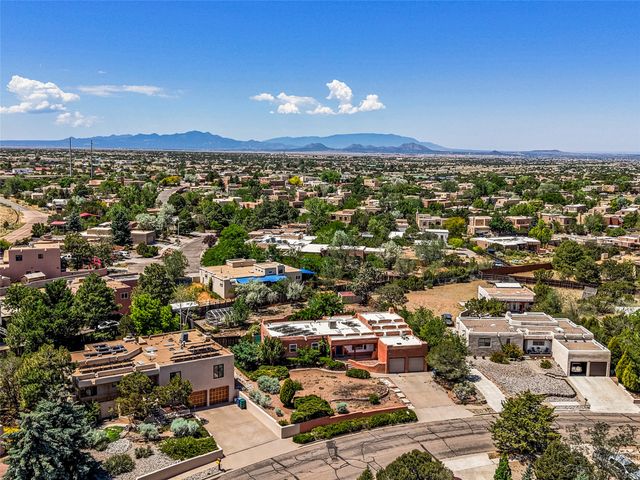 2832 Don Quixote, Santa Fe, NM 87505