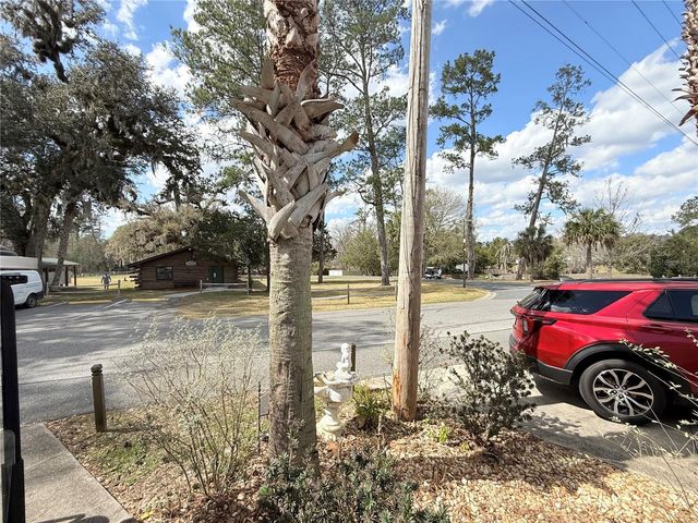 2875 NE 102ND AVENUE ROAD, Silver Springs, FL 34488