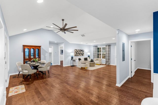 110 Collinwood Dr, Tullahoma, TN 37388