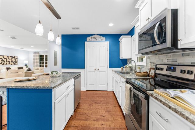 110 Collinwood Dr, Tullahoma, TN 37388