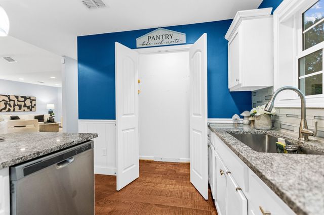 110 Collinwood Dr, Tullahoma, TN 37388