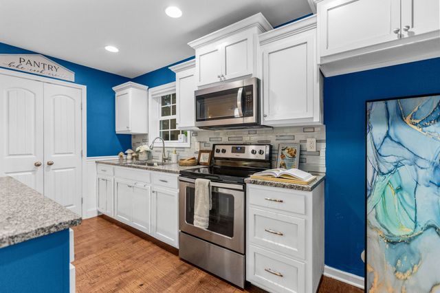 110 Collinwood Dr, Tullahoma, TN 37388