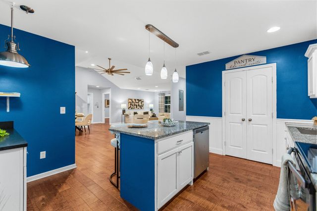 110 Collinwood Dr, Tullahoma, TN 37388