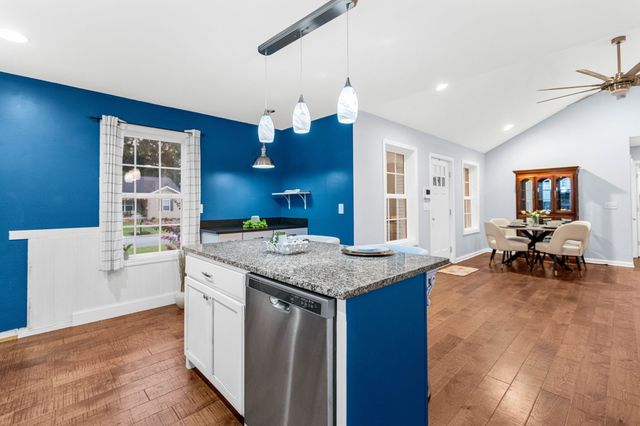 110 Collinwood Dr, Tullahoma, TN 37388