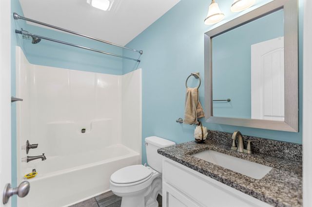 110 Collinwood Dr, Tullahoma, TN 37388