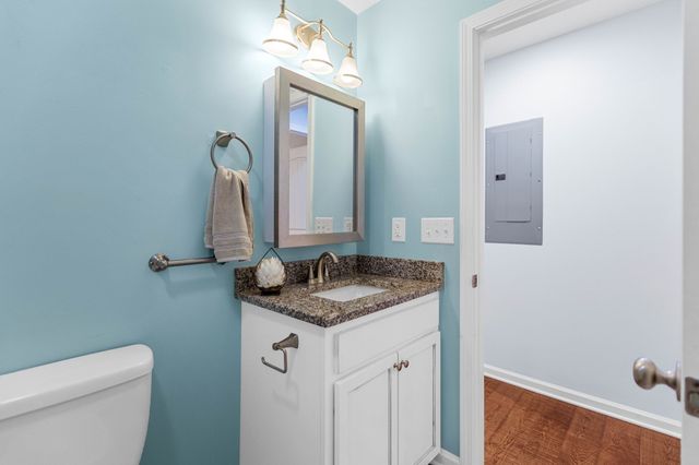 110 Collinwood Dr, Tullahoma, TN 37388