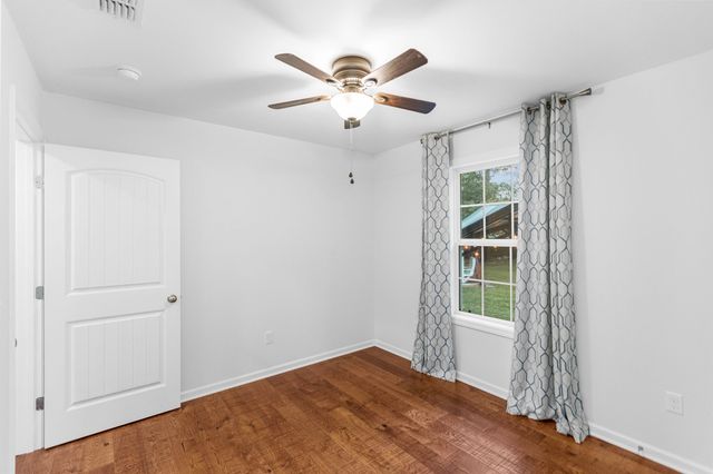 110 Collinwood Dr, Tullahoma, TN 37388