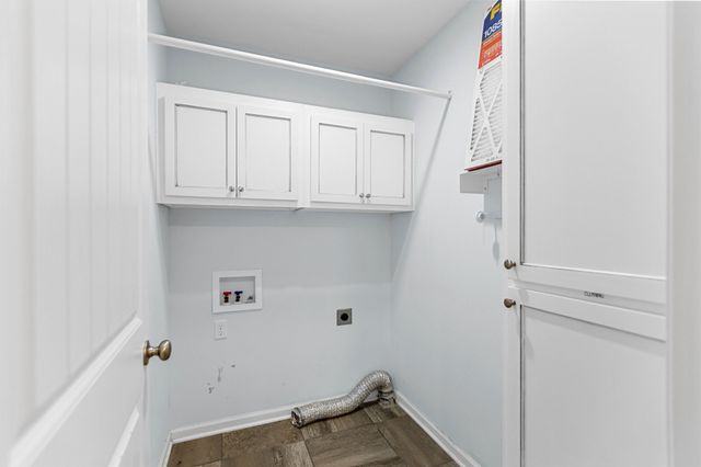 110 Collinwood Dr, Tullahoma, TN 37388