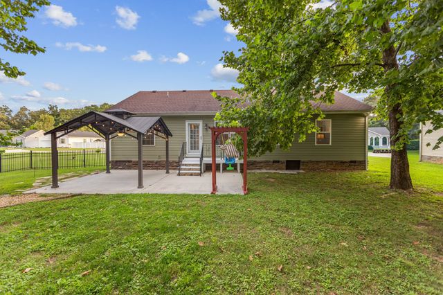 110 Collinwood Dr, Tullahoma, TN 37388