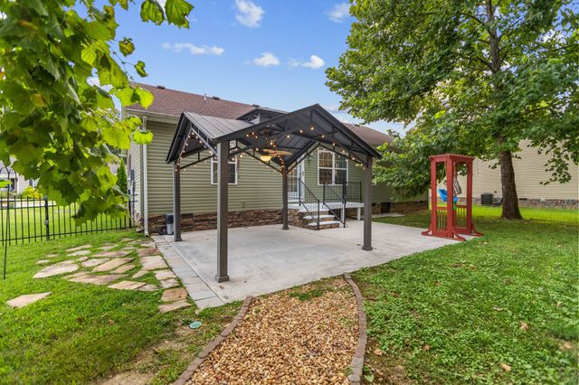 110 Collinwood Dr, Tullahoma, TN 37388