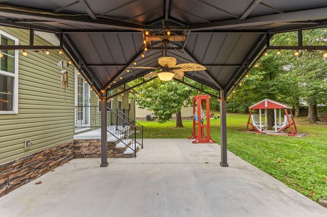 110 Collinwood Dr, Tullahoma, TN 37388