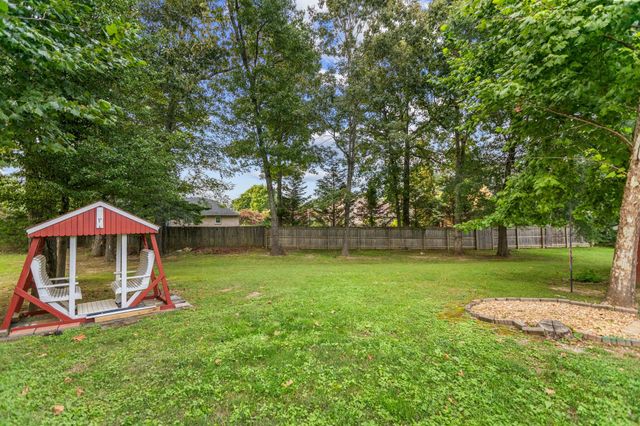 110 Collinwood Dr, Tullahoma, TN 37388