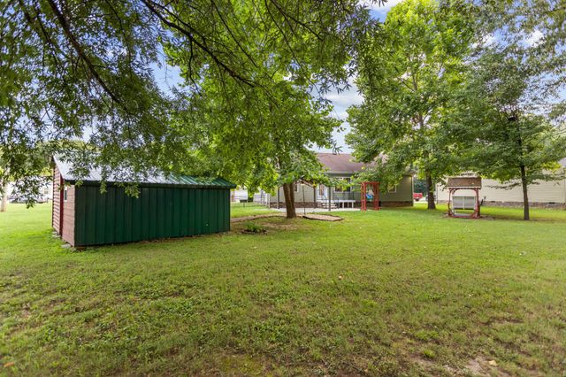 110 Collinwood Dr, Tullahoma, TN 37388