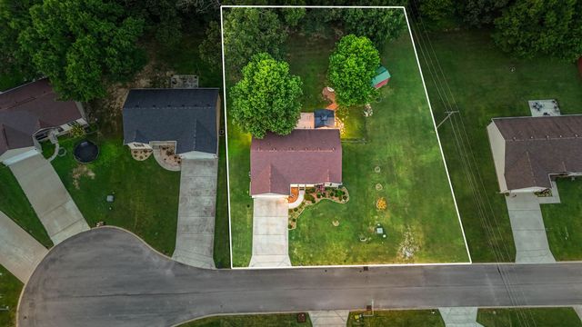 110 Collinwood Dr, Tullahoma, TN 37388