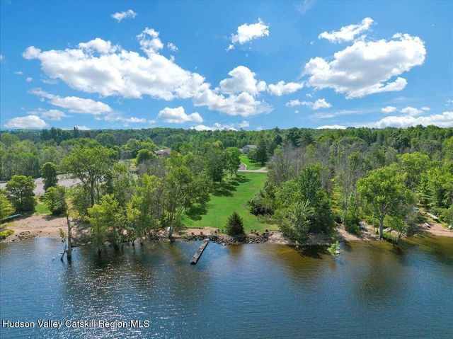 672 Lakeview Road, Broadalbin, NY 12025