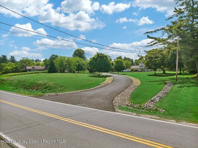 672 Lakeview Road, Broadalbin, NY 12025
