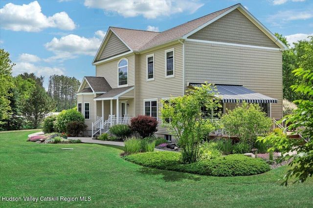 672 Lakeview Road, Broadalbin, NY 12025