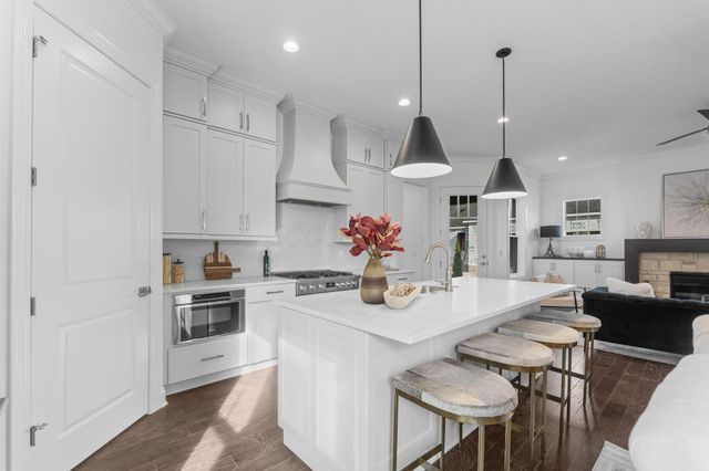 5450 Maple Drive, Lewis Center, OH 43035