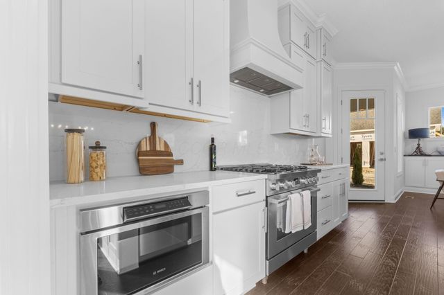 5450 Maple Drive, Lewis Center, OH 43035