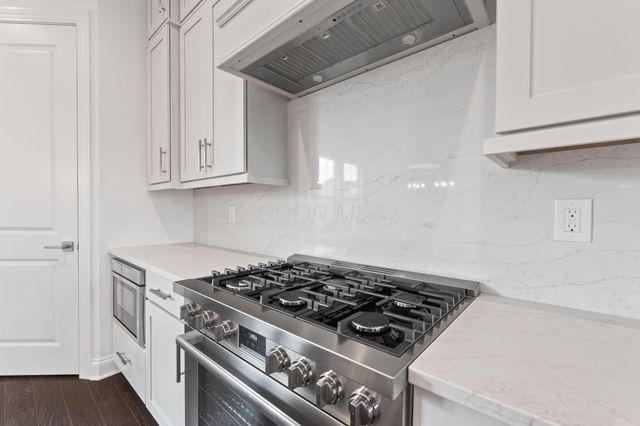 5450 Maple Drive, Lewis Center, OH 43035