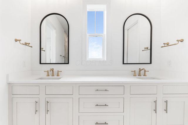 5450 Maple Drive, Lewis Center, OH 43035